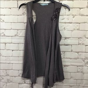 5/$25  Maurice’s Sz L Gray Sleeveless Vest